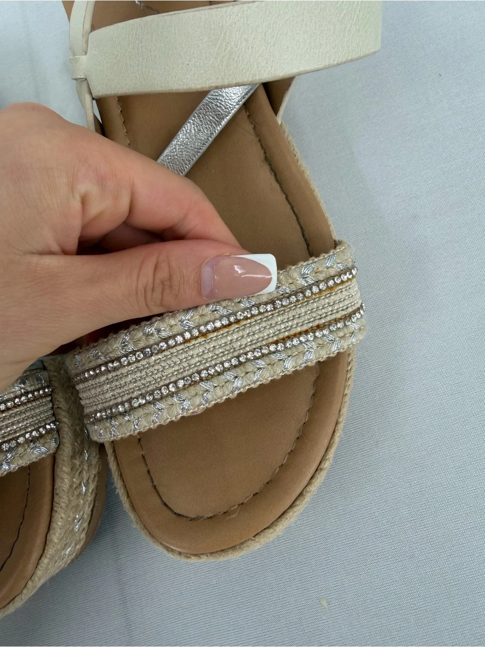 Neutral Espadrille flatform platform sandals rhinestone 7.5 resort vacation